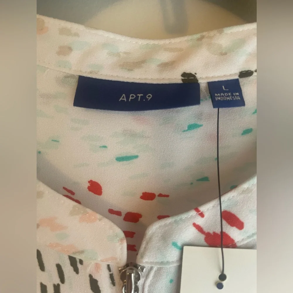 *NWT* Apt‎ 9 Woman’s top size Large - Picture 2 of 5